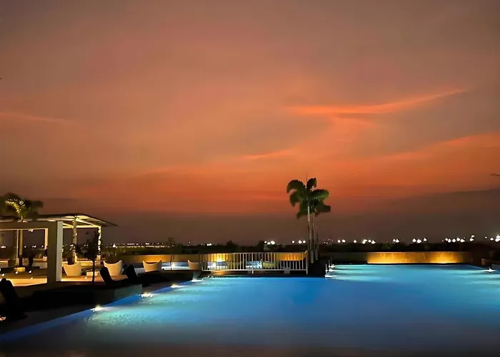 Luxury 2br Retreat Next To Okada Casino Moa Airsports